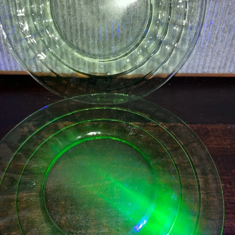 2 Vintage Anchor Hocking Dining Vaseline Optic Green Uranium 8